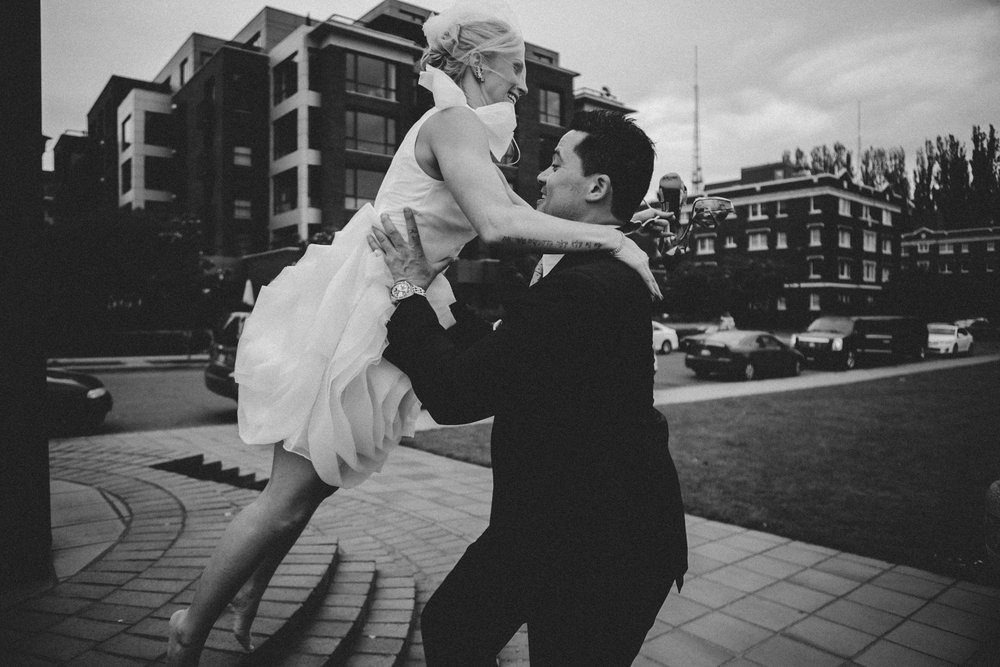Beautiful and Sensual Courthouse Elopement in Seattle 2016