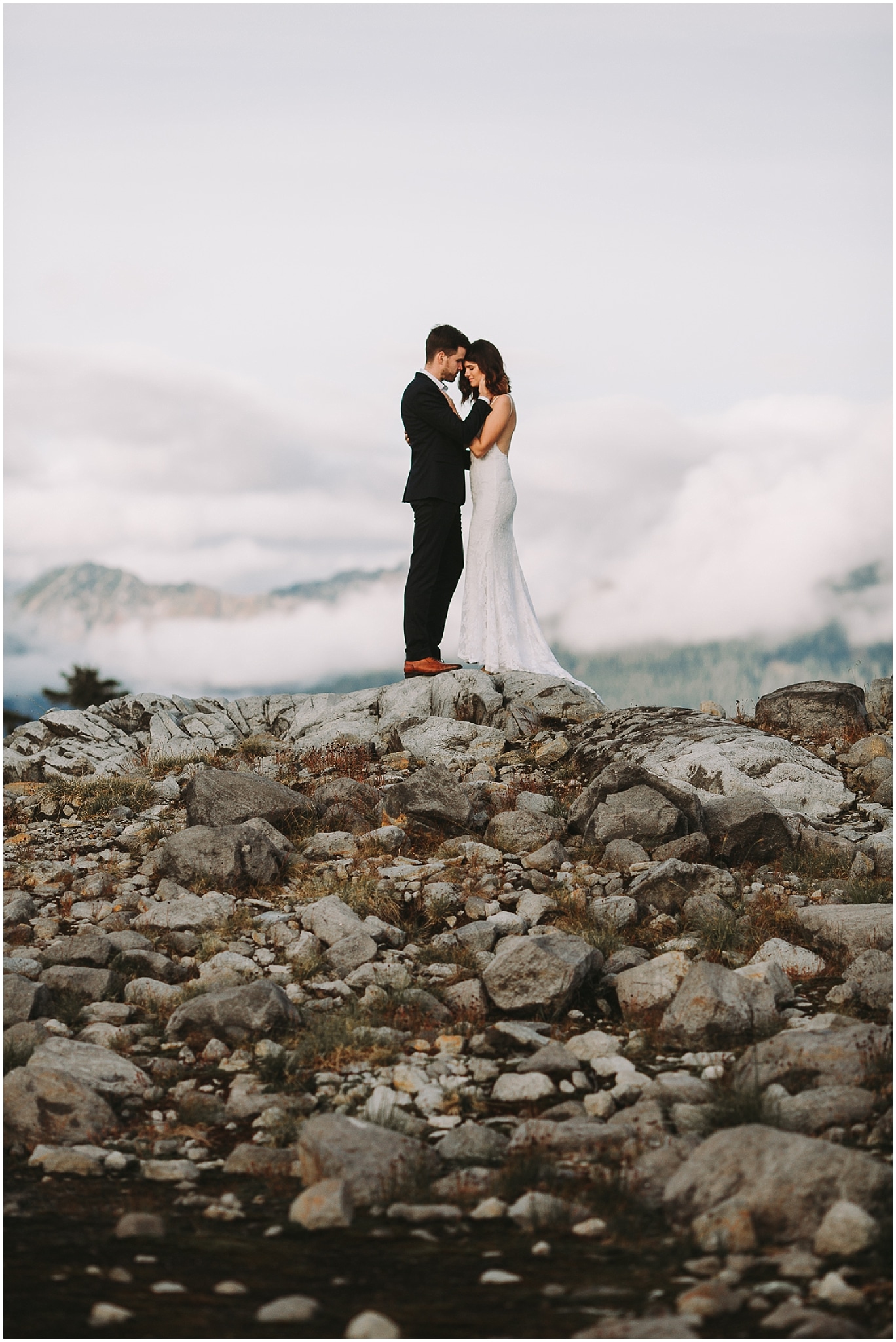 Mt Baker Engagement Photos, Mt Shuksan Adventure Elopement, Washington Engagement Photographer, Washington wedding photographer, Best photographers in Washington, Best Washington engagement photographers, Best Washington Wedding photographers, Fun Engagement photo ideas, Engagement photos in mountains, adventurous Engagement session, Washington Mountain Elopement, adventure elopement photographer, adventure elopement photography, getting married in the mountains, elope in washington, artist point elopement