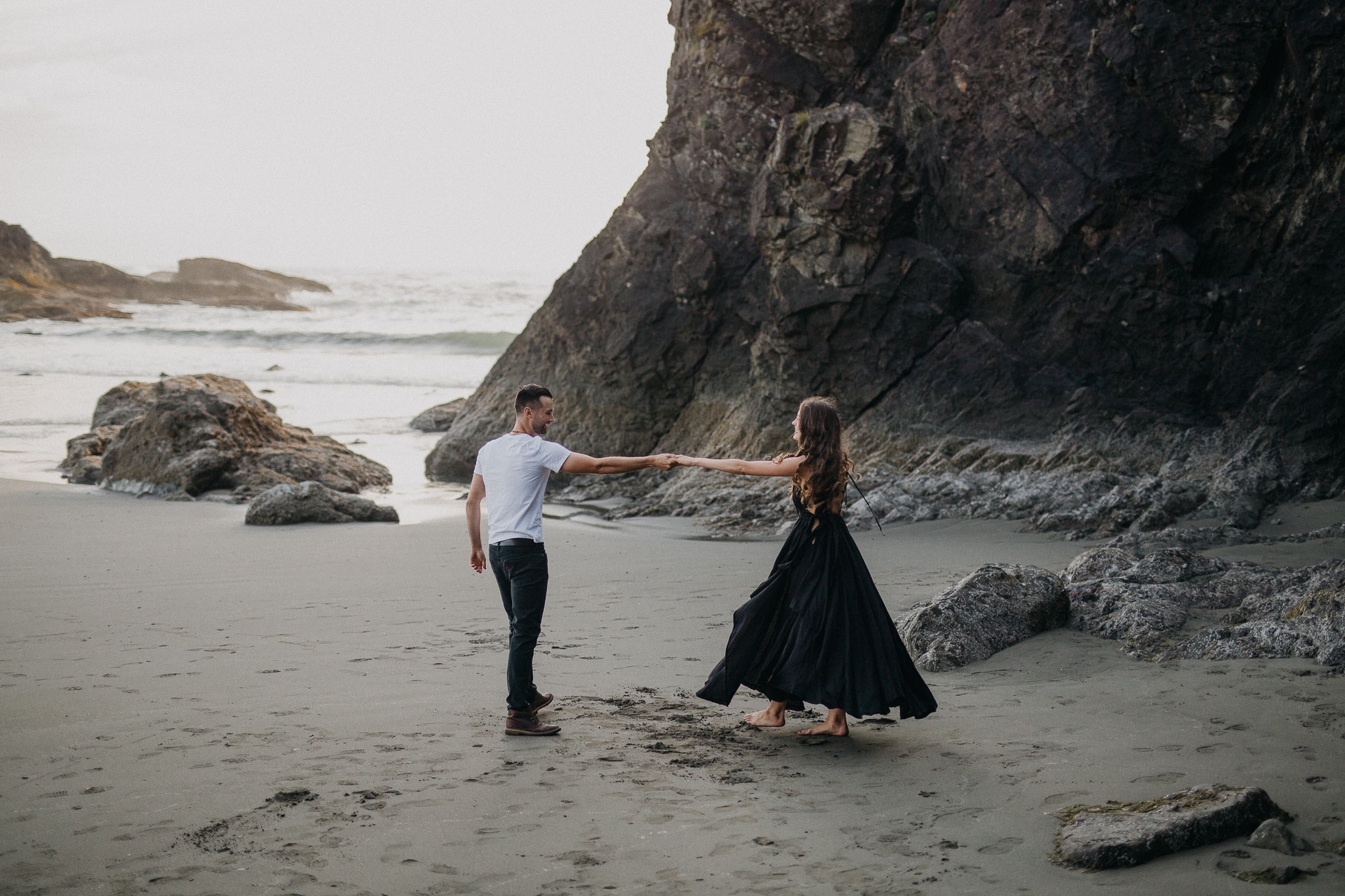 Olympic National Forest Engagement Photos, Olympic National Park Engagement Photos, Washington Engagement Photographer, La Push Beach engagement photos, Washington elopement photographer, Best elopement photographers in Washington, Best Washington engagement photographers, Fun Engagement photo ideas, beach Engagement photos, adventurous Engagement session, Save the date photo ideas, Olympic National Park La Push, adventure elopement photographer, la push beach Washington 