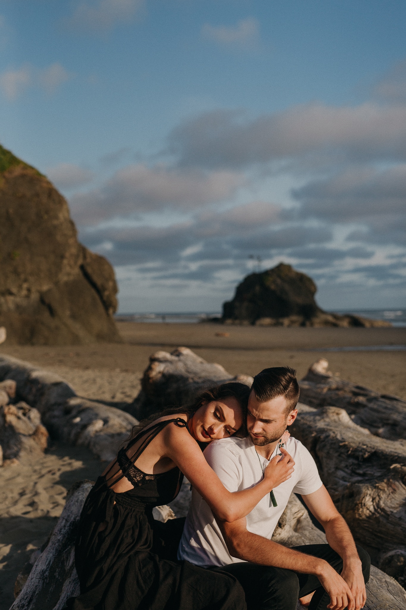 Olympic National Forest Engagement Photos, Olympic National Park Engagement Photos, Washington Engagement Photographer, La Push Beach engagement photos, Washington elopement photographer, Best elopement photographers in Washington, Best Washington engagement photographers, Fun Engagement photo ideas, beach Engagement photos, adventurous Engagement session, Save the date photo ideas, Olympic National Park La Push, adventure elopement photographer, la push beach Washington 