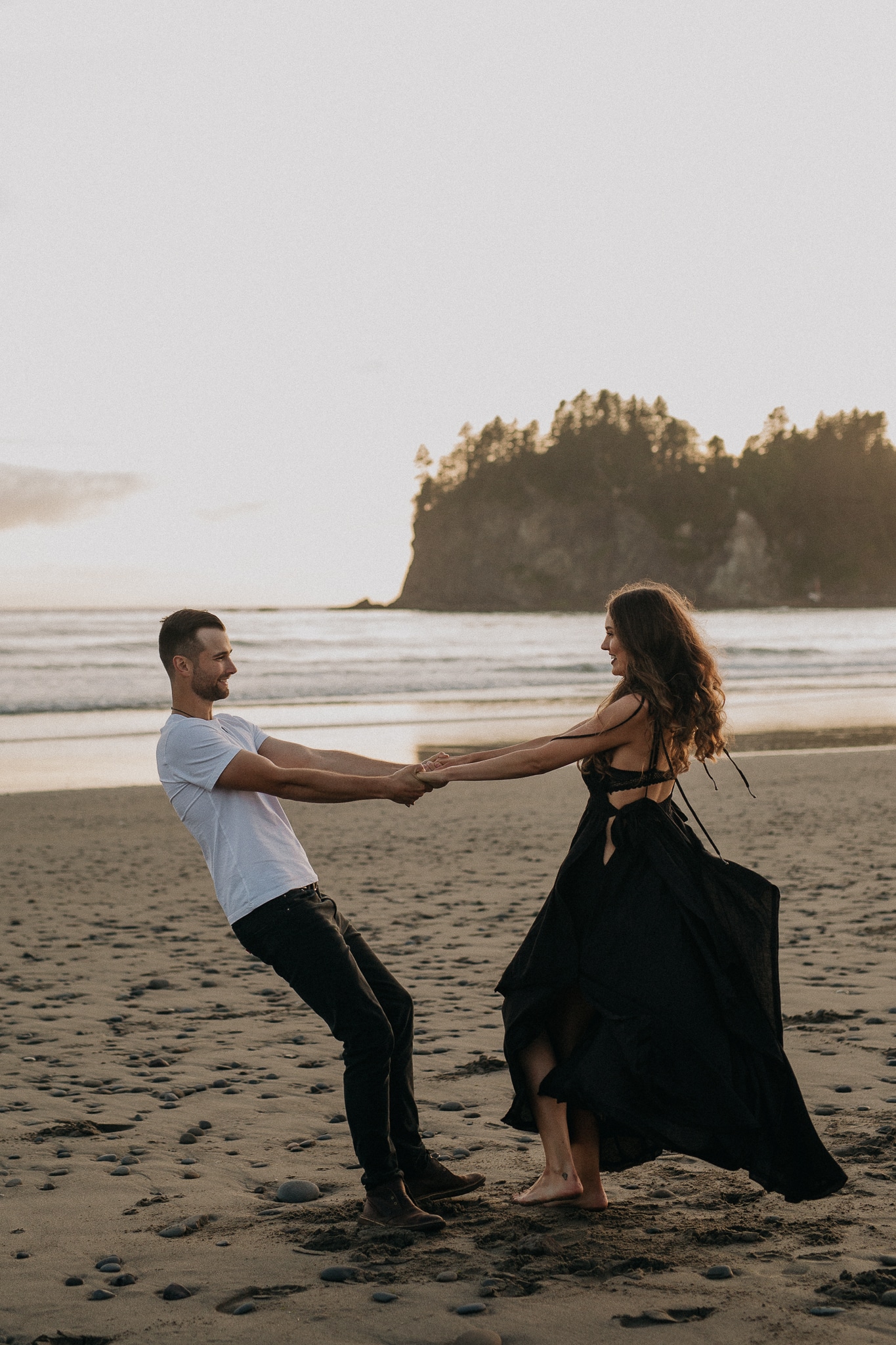 Olympic National Forest Engagement Photos, Olympic National Park Engagement Photos, Washington Engagement Photographer, La Push Beach engagement photos, Washington elopement photographer, Best elopement photographers in Washington, Best Washington engagement photographers, Fun Engagement photo ideas, beach Engagement photos, adventurous Engagement session, Save the date photo ideas, Olympic National Park La Push, adventure elopement photographer, la push beach Washington 