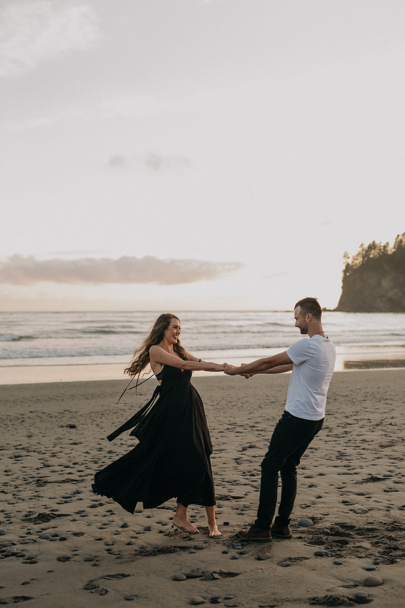 Olympic National Forest Engagement Photos, Olympic National Park Engagement Photos, Washington Engagement Photographer, La Push Beach engagement photos, Washington elopement photographer, Best elopement photographers in Washington, Best Washington engagement photographers, Fun Engagement photo ideas, beach Engagement photos, adventurous Engagement session, Save the date photo ideas, Olympic National Park La Push, adventure elopement photographer, la push beach Washington 