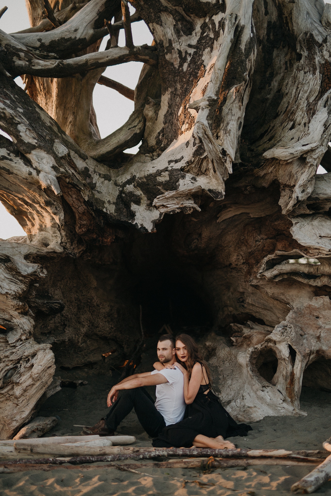 Olympic National Forest Engagement Photos, Olympic National Park Engagement Photos, Washington Engagement Photographer, La Push Beach engagement photos, Washington elopement photographer, Best elopement photographers in Washington, Best Washington engagement photographers, Fun Engagement photo ideas, beach Engagement photos, adventurous Engagement session, Save the date photo ideas, Olympic National Park La Push, adventure elopement photographer, la push beach Washington 