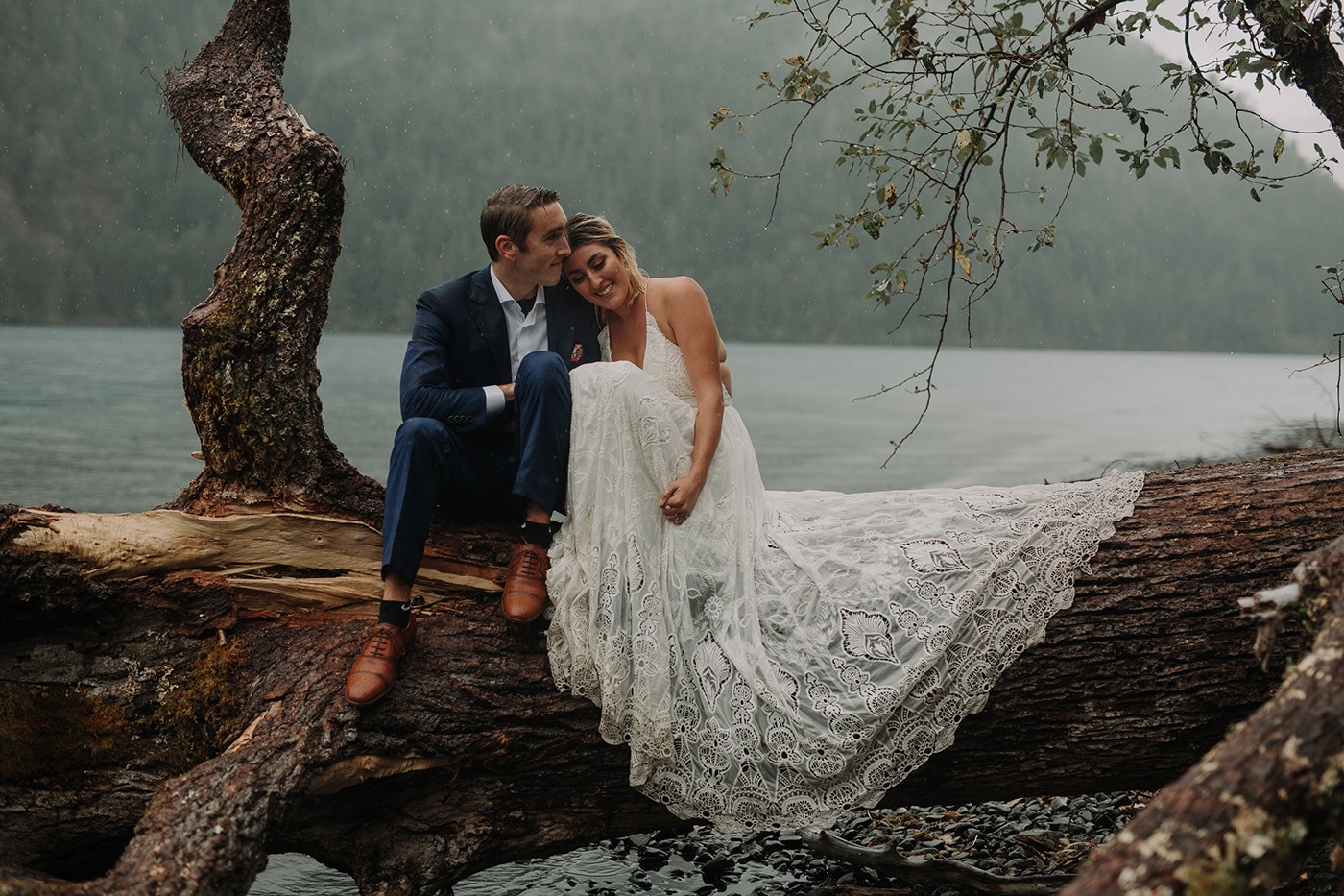 A Lake Crescent Wedding That is Moody and Spectacular