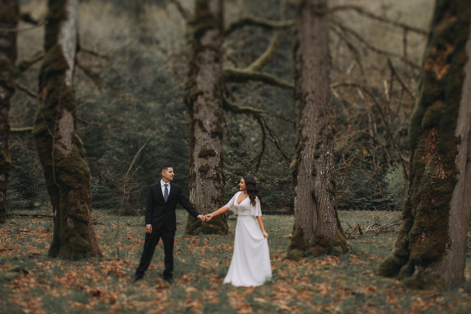A Texan Couple Elope to Lake Crescent